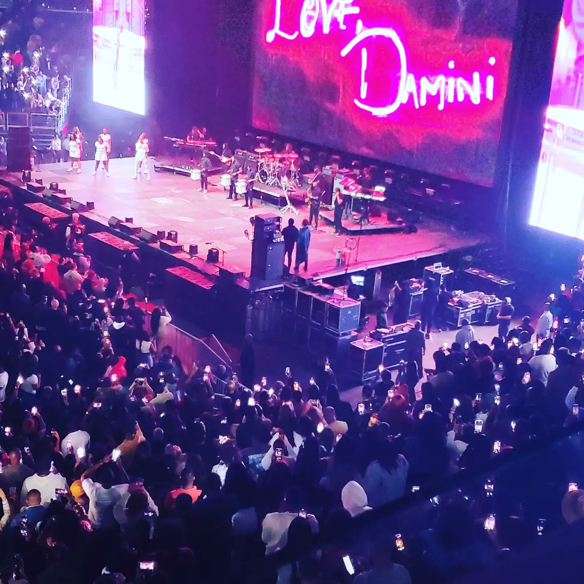 Legally_JDee's tweet photo. The African Giant delivered at @CapitalOneArena. Still on a @burnaboy adrenaline rush which I anticipate to carry me through the weekend 🔥 https://t.co/kBfMD2qWUf