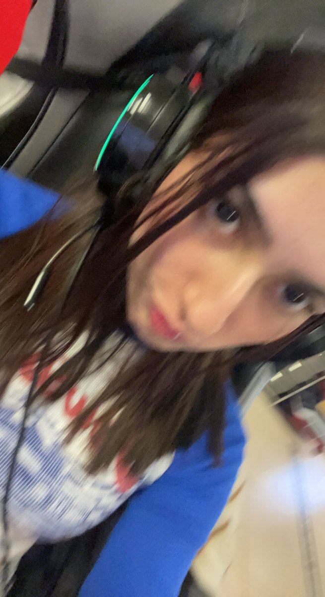 ohyeahzoya's tweet photo. begged my friend to go to a gaming cafe and play valorant and after 2 games I’m so glad I quit playing🤍 https://t.co/h81Llolg0j