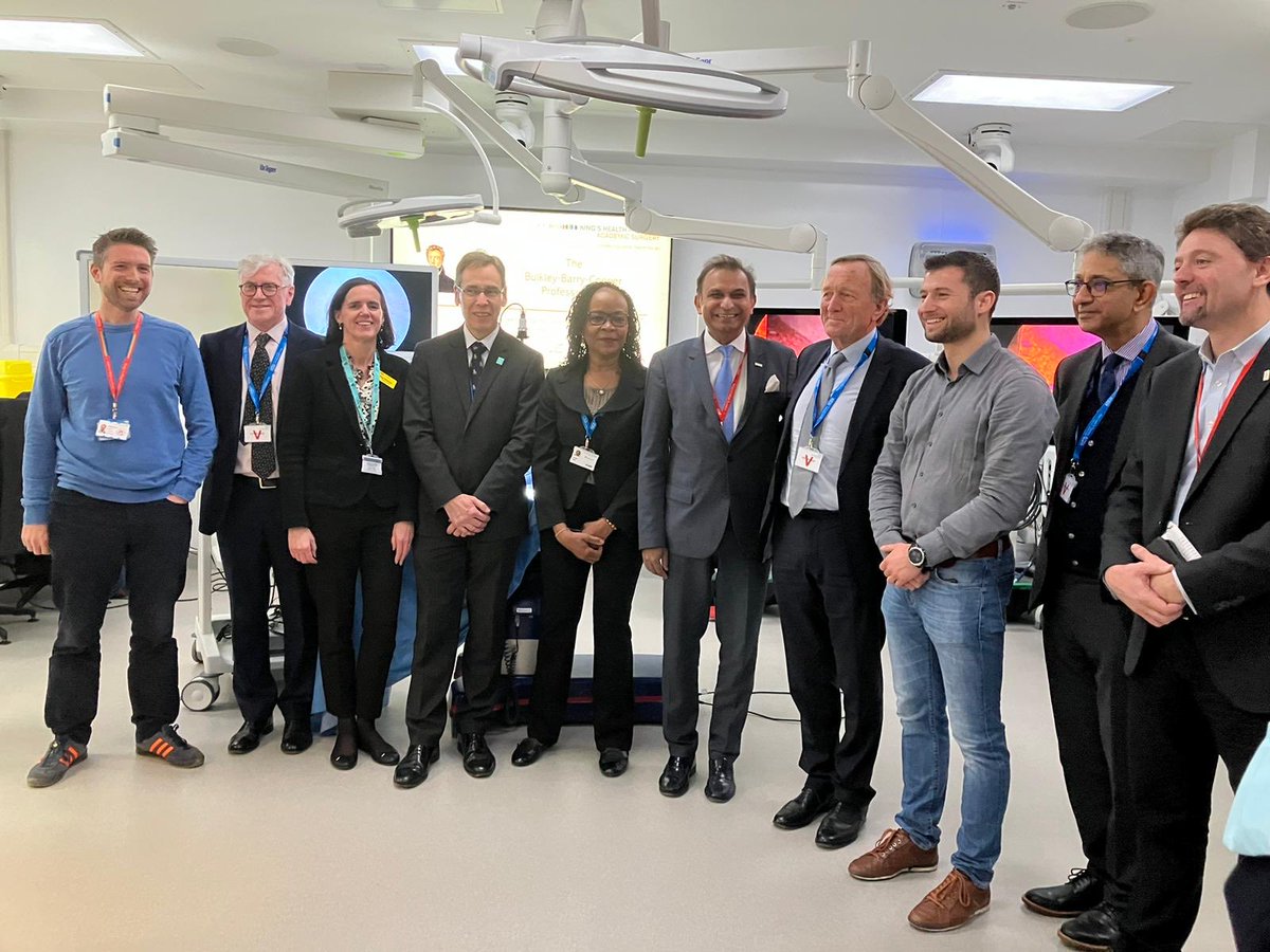 Magic happens here!!!
At the Presidential visit of ⁦<a href="/mortensen_neil/">Neil Mortensen</a>⁩ ⁦<a href="/RCSnews/">The Royal College of Surgeons of England</a>⁩ to Surgical and Interventional Engineering ⁦<a href="/KingsCollegeLon/">King's College London</a>⁩ ⁦<a href="/kingshealth/">King's Health Partners</a>⁩ 
Inside our mock OR at St. Thomas’ Hospital with next gen hyper-spectral imaging, robotics and #AI