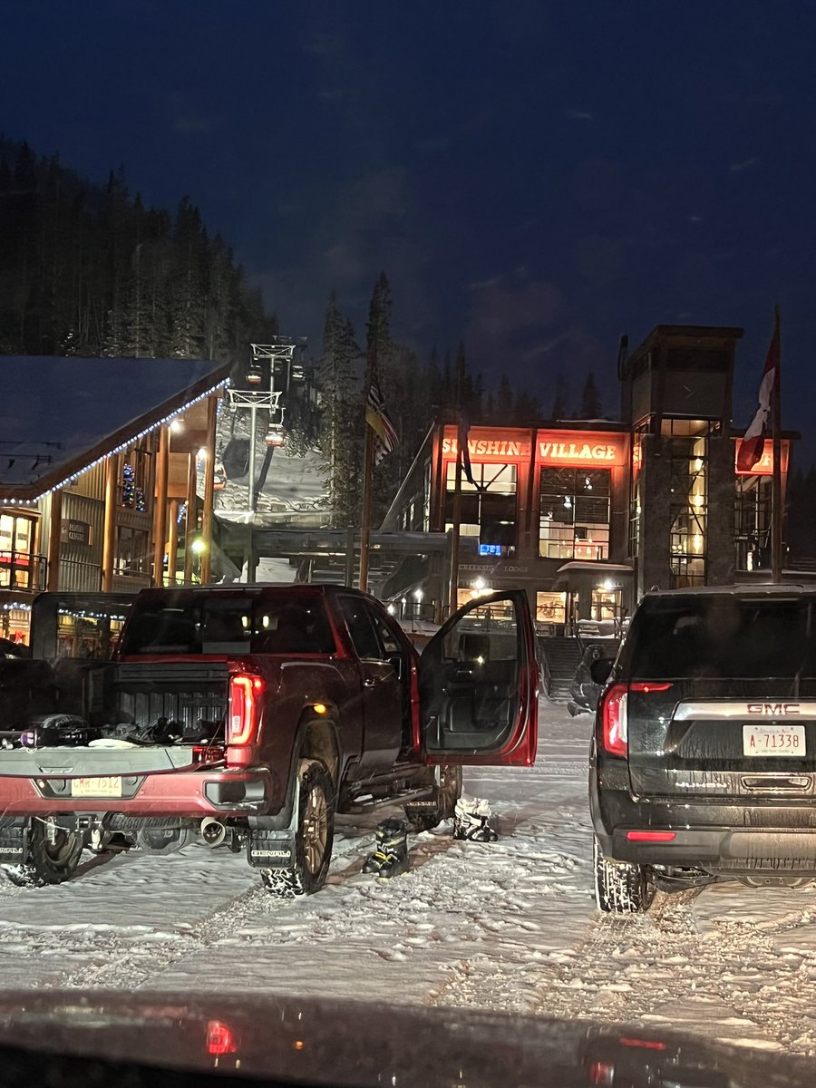 justtired98's tweet image. #SkiSunshine #SecondRow