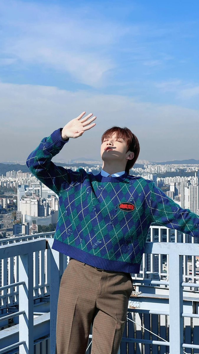 항상 저에겐 소중한 존재이자 제 사랑이다 
생일 축하합니다 🍾
내년에도 더 많은 사랑을 받고 더 많이 행복해졌으면 좋겠습니다 

#HappyDanielDay
#난너밖에모르지_27번째녤탄절
#다니엘데이_오늘은먐미해
#메리녜리데이_축배를들어높게