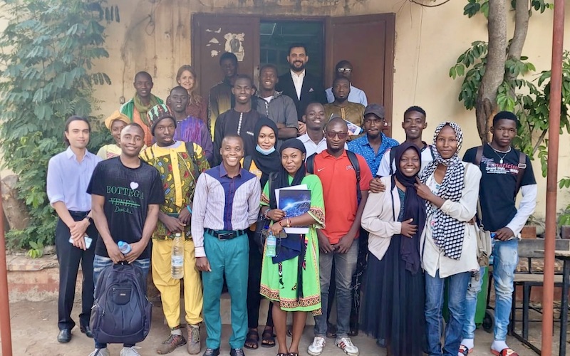 MPF_heidelberg's tweet photo. On 29 November @MPF_heidelberg conducted a seminar for law students at the Univ of #Bamako on the topic of referrals before the constitutional judge.🇲🇱

📰https://t.co/GKENmNIYvw

@AA_stabilisiert @GermanyDiplo @AllemagneDiplo @GERonAfrica

#Mali #Sahel #constitutionallaw #MPFPR https://t.co/CAtmTo8P0f