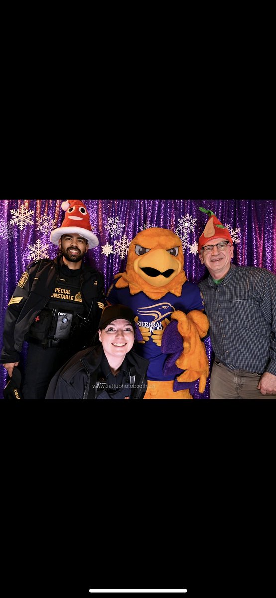 WLUSCS's tweet photo. SCS had a great time stopping in at the Laurier International Christmas Dinner on the Brantford Campus #StayGoldenStaySafe https://t.co/UAKuMUdJpf