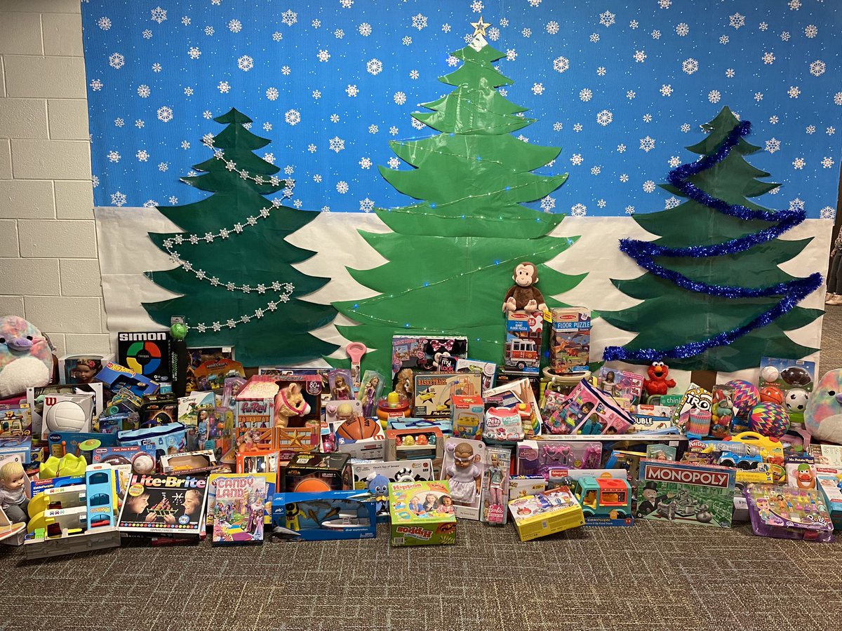 NightingaleJeff's tweet photo. Prairie students donated $2862.24 to purchase toys for the Orland Township toy drive! Thanks to all our students and families for their generosity! #prairierocks #osd135 #bethereason135 https://t.co/0m5Jn3lEcU