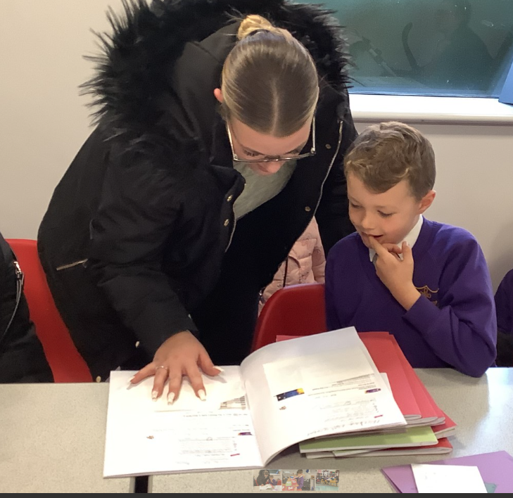 SSSJ_RISE's tweet photo. #parents #workshare It is a delight to see pupils so proud to show off their work to their parents/carers this afternoon. Thank you to everyone who was able to attend &amp; share children's work with them. They have worked so hard this term! #sssj @Rise_MAT  #flourishandsucceed 📚 https://t.co/WcAlXQeItd