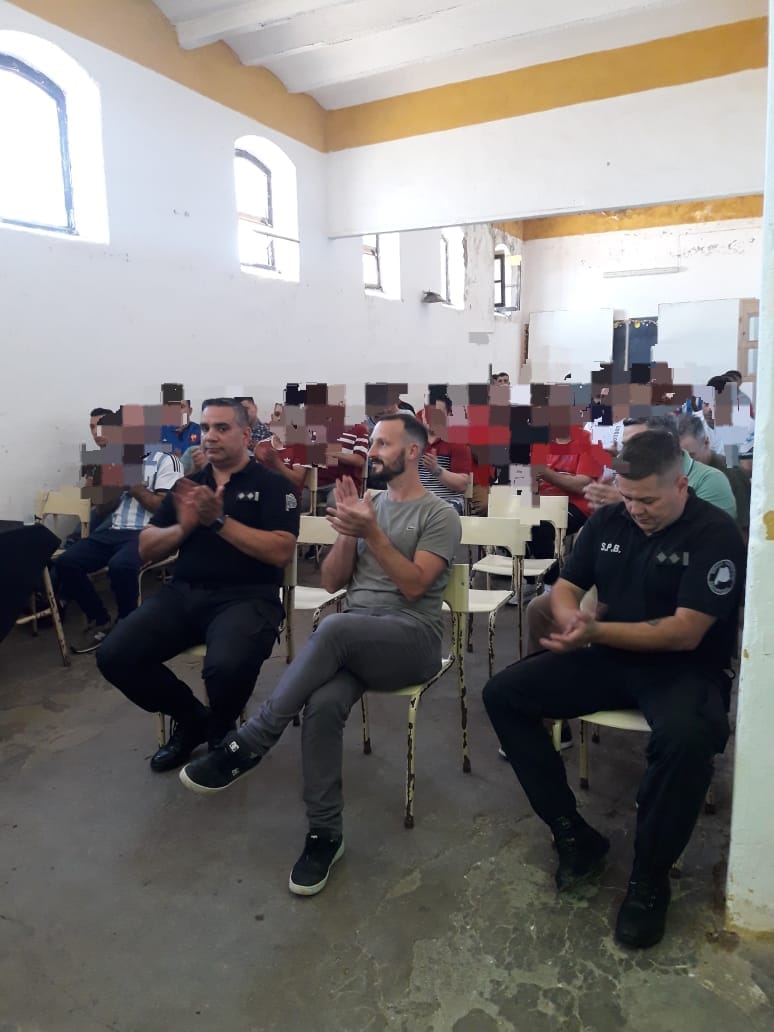 CFP401Mercedes's tweet photo. El pasado lunes 5, se realizó el cierre de ciclo lectivo 2022, entregando los certificados a los 58 egresados del CFL 401 dentro de la Unidad Penitenciaria Nº 5.
Agradecemos a las autoridades presentes y felicitamos a todos los egresados por el esfuerzo realizado! https://t.co/LjVHS0lsiR