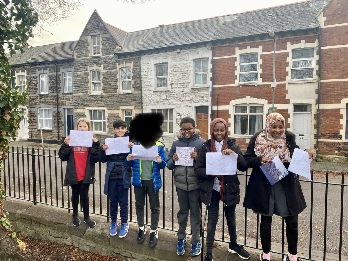 AdamsdownPrmInvestigators (@historya_down) on Twitter photo Today we used maps to navigate our way to Adamsdown Square ๐
<a href="/GlamArchives/">Glamorgan Archives</a> we found the house we researched during our visit with you and there is still a green door!
๐๐ Today we used maps to navigate our way to Adamsdown Square ๐
<a href="/GlamArchives/">Glamorgan Archives</a> we found the house we researched during our visit with you and there is still a green door!
๐๐