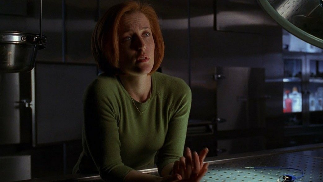 dnkscully's tweet photo. god why does she looks so good in green https://t.co/3VnHdcatbd