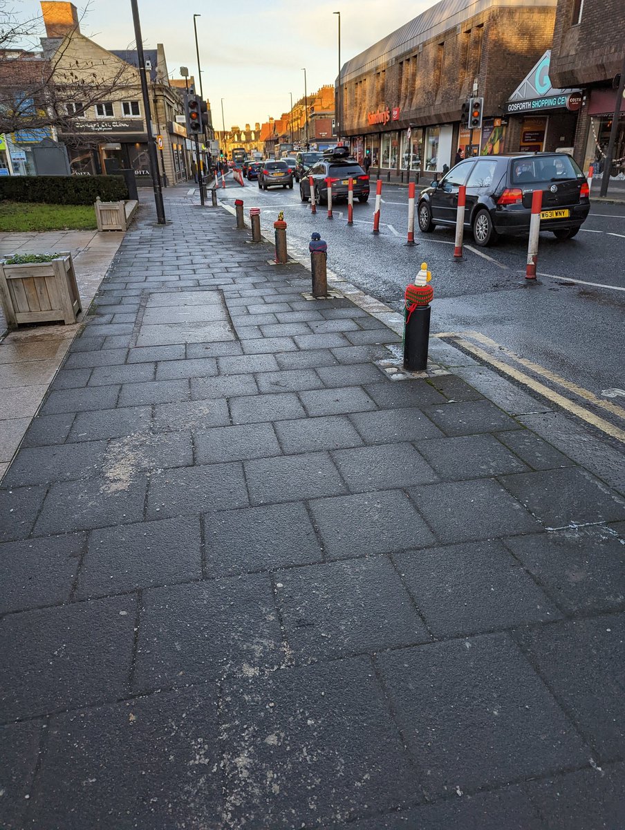 Ella Dewar tweet media