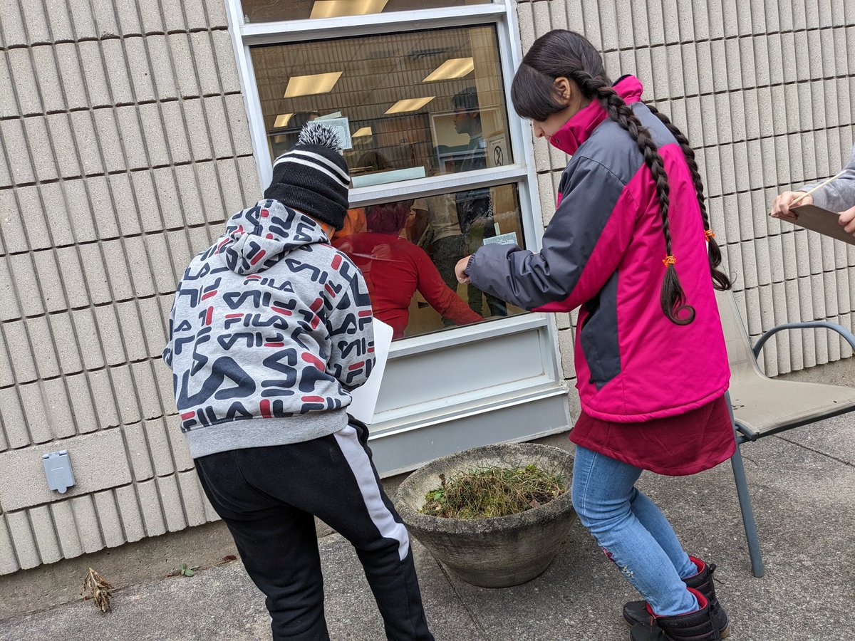BINGO in the courtyard while identifying supplementary, complementary, and opposite angles! #getoutside #getmoving <a href="/explorwithMsK/">Michelle Kuntz</a> <a href="/scdsbmath/">SCDSB Math</a> @OrchardParkPS