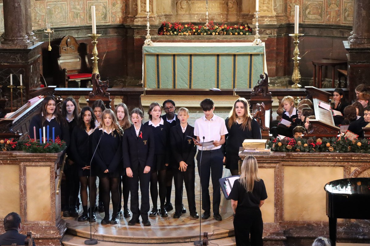 year8pps's tweet photo. Carol Service 2022 @PPSMusicDept @PortlandPlaceHd https://t.co/ij27LTlbS3