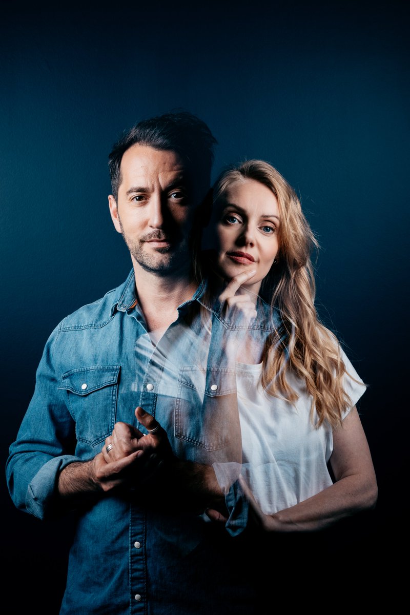 Photo pour le livre de Maud Bettina-Marie &amp; Keyvan Khojandi.

<a href="/MaudBettinaM/">🎈Maud Bettina-Marie 🎈</a> <a href="/KeyvanKho/">Keyvan Khojandi</a> <a href="/editionsfirst/">Editions FIRST</a> 

Plus de 📸 👇
instagr.am/thomasobrienph…
thomasobrien.fr