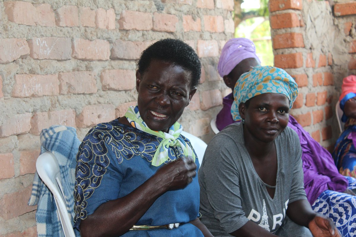 ESAFFUG's tweet photo. Today, we held a community meeting and radio talk show as part of the #16DaysOfActivism. Small scale farmers discussed some of the key drivers of Gender Based Violence in their community and some of the actions taken by leaders to end #GBV 

#16Days 
#EndViolenceAgainstWomen https://t.co/XG7hPrSGsO