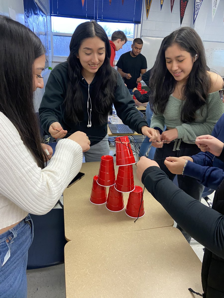 MrDelarmente's tweet photo. Shout out to Ruby, Chyna, Gisselle H, and Giselle R for our collaborative and interactive Fun Friday activity today. https://t.co/LO6fi4H05X