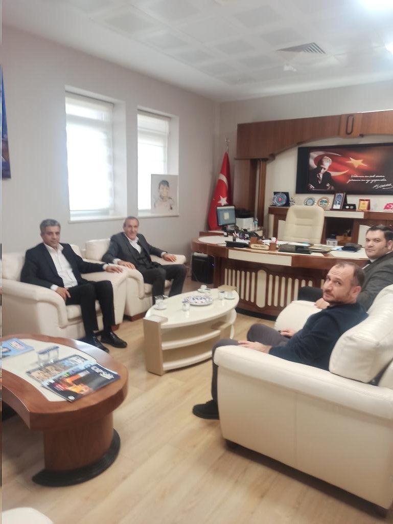 Harran üniversitesi Genel Sekreteri Zübeyir ZORLU ve Genel Sekreter yardımcısı Dinçer Sayan  Beyi Ziyaret ettik gündemi değerlendirdik başarı ve muafakiyetler diliyorum.
