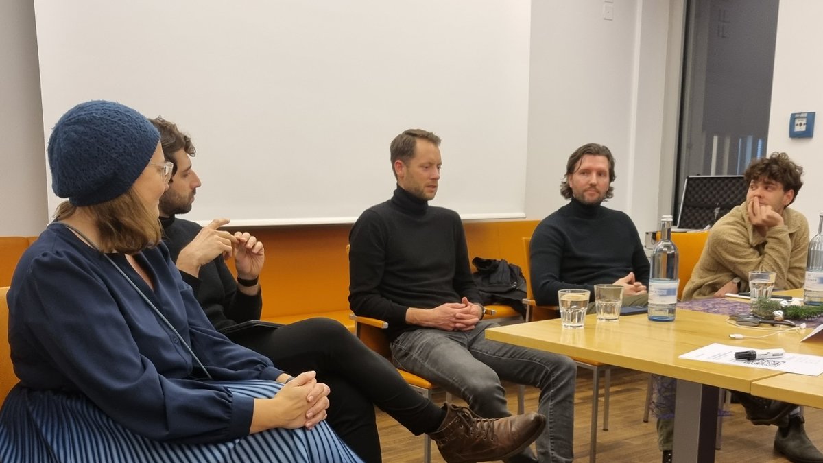 GENIUS_VC_GmbH's tweet photo. Zusammen mit den Kollegen von @bmp_ventures, @ibb #ventures, @Iris_Capital &amp; @GermanTechBLN in #Berlin als #Investoren-Sparringsrunde für die teilnehmenden #startups des Gründungswettbewerbs des @VDIVDE_IT. 2 is a coincidence, 3 is a trend #TurtleneckTheNewVentureCapitalGarment https://t.co/FU6ycdxrXS