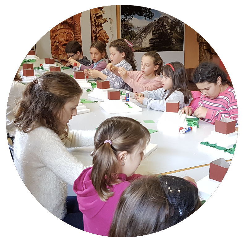 marqalicante's tweet photo. Actividades Navideñas en el #MARQ
Talleres didácticos gratuitos, para niños de 6 a 12 años. La inscripción se realizará el mismo día de la actividad, media hora antes del comienzo, en la zona de taquillas del museo
🎄 https://t.co/xGne6h9LjT
#NavidadMARQ2022 https://t.co/PL5ZllrtXO