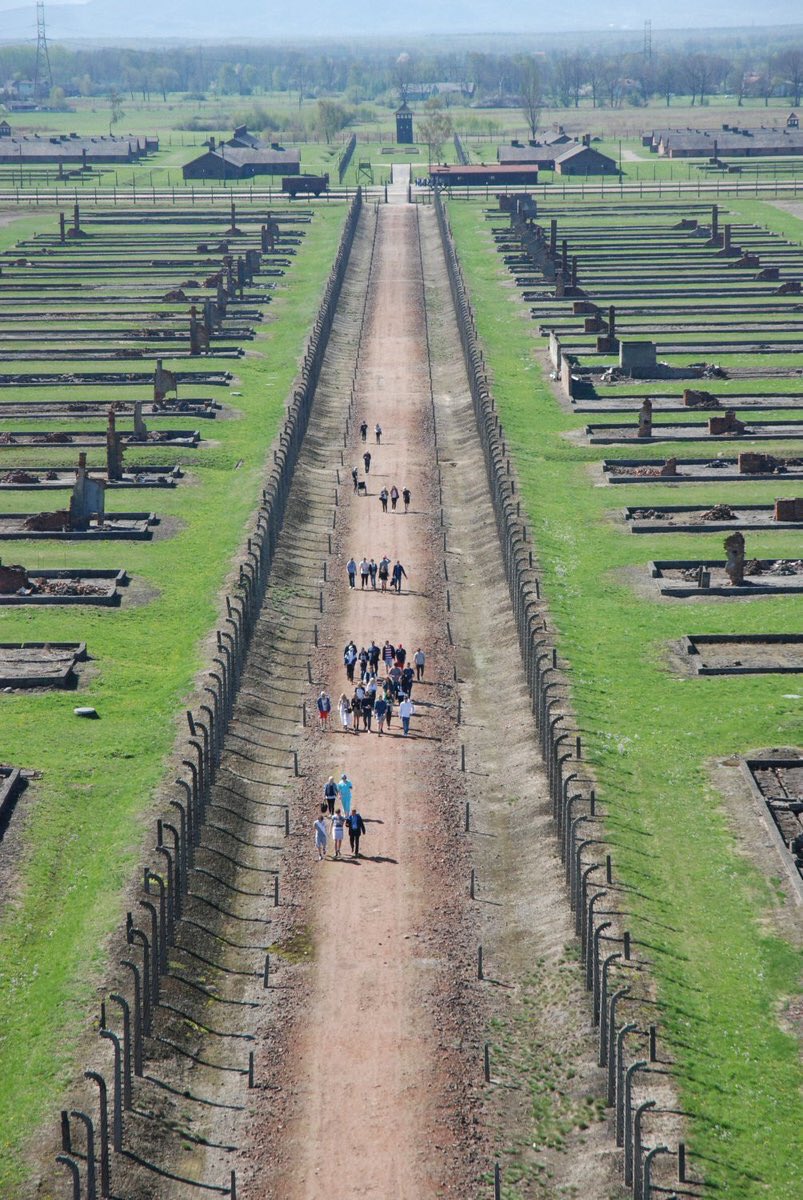 Auschwitz was at the end of a long process. We must remember that it did not start from gas chambers. This hatred gradually developed from ideas, words, stereotypes & prejudice through legal exclusion, dehumanization & escalating violence. It took time. #GenocidePreventionDay