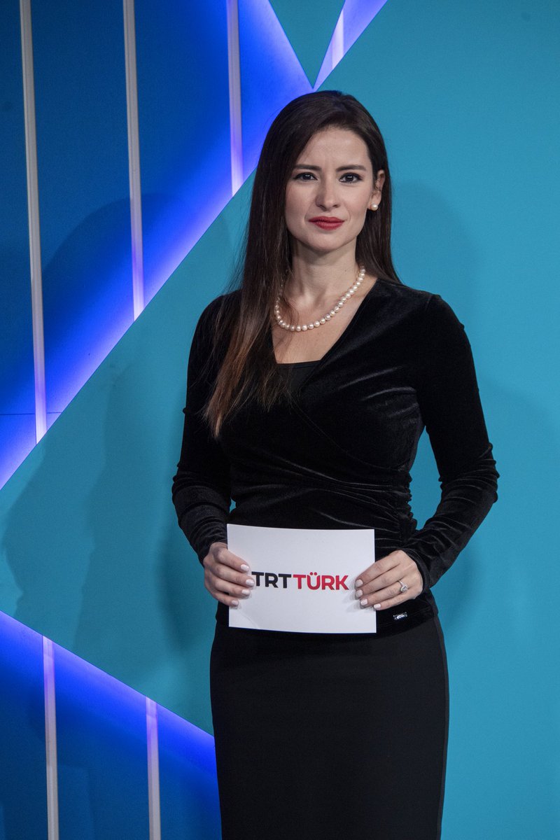 SireneOznur's tweet photo. Bu akşam Türkiye saati ile 22:30'da Avrupa'da yaşayan gençlerimizle AB ülkelerinin yaşadığı enerji krizini tartışmak üzere hepinizi TRT Türk ekranlarına davet ediyorum 🌺
@trtturk
@Gencler_NeDiyor https://t.co/i2TPFibx7l