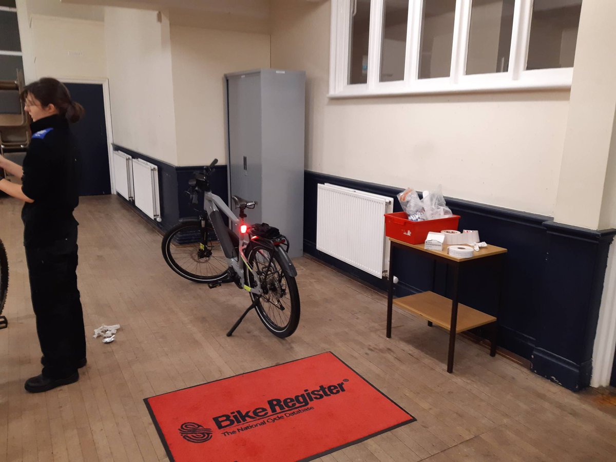 HumberbeatNEL's tweet photo. Another successful bike registration event in Cleethorpes, we will be continuing these events & dates & times will be advertised on our MCA messages & our social media posts, it's free so bring your cycles, its a fantastic cycle security scheme #Cleethorpes #cyclesecurity #free https://t.co/MDyzKs6py9
