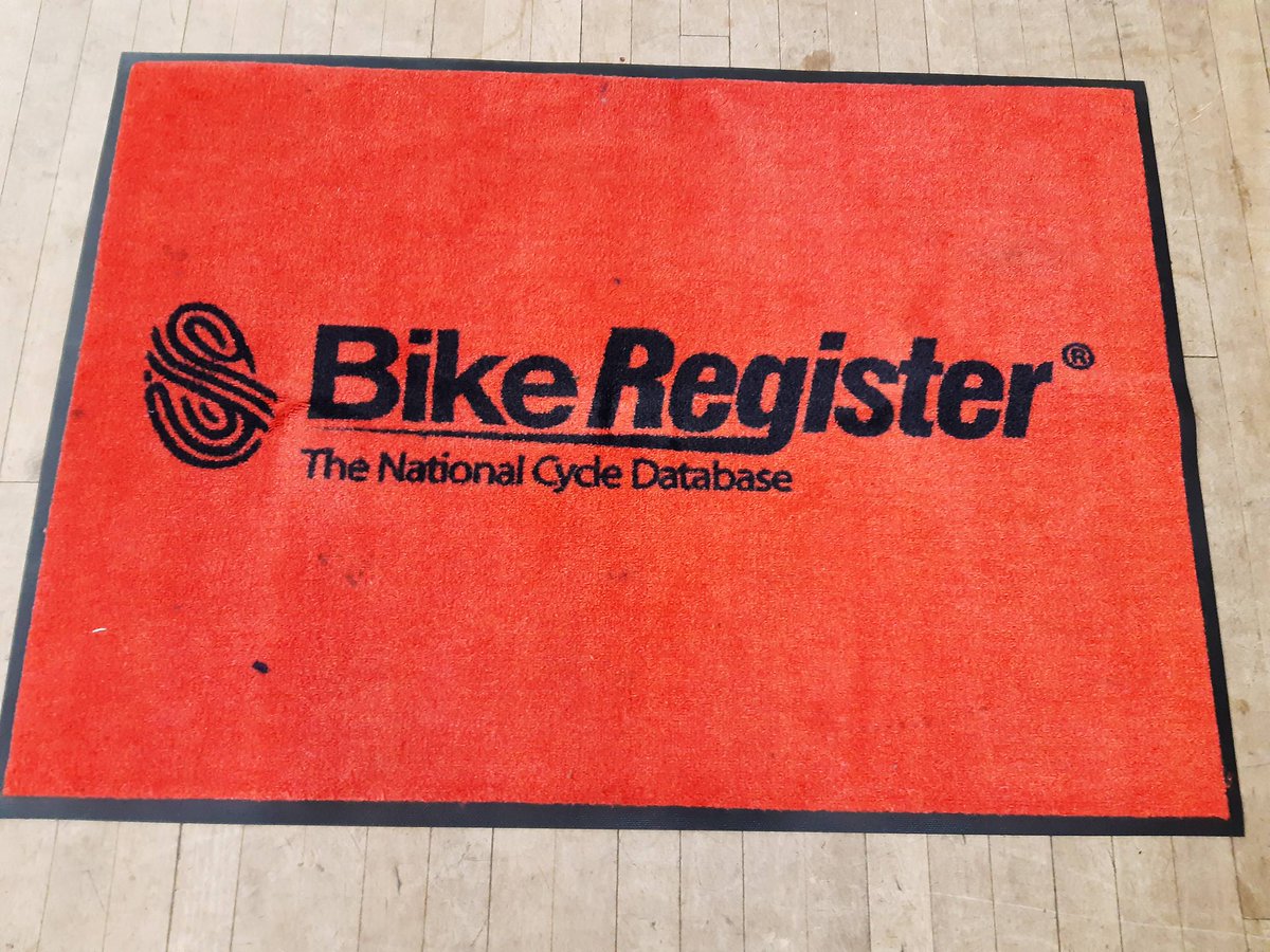 HumberbeatNEL's tweet photo. Another successful bike registration event in Cleethorpes, we will be continuing these events & dates & times will be advertised on our MCA messages & our social media posts, it's free so bring your cycles, its a fantastic cycle security scheme #Cleethorpes #cyclesecurity #free https://t.co/MDyzKs6py9