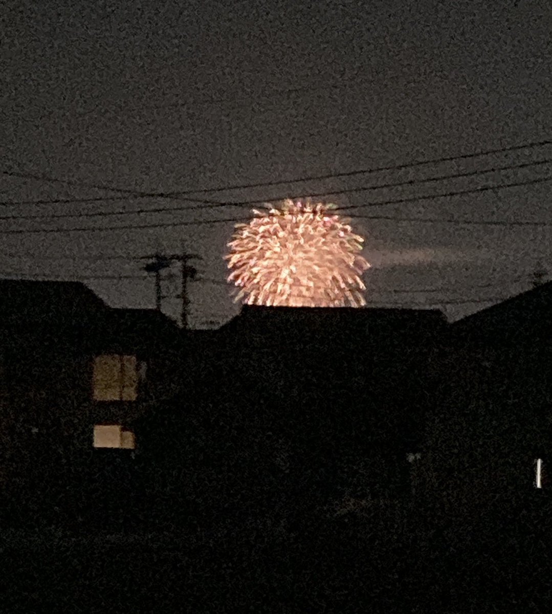 yuki20040209's tweet photo. ちょっと遠いけどベランダ出たら見えたよー🥹💕
ニキ君♥️改めてお誕生日おめでとう🎂✨✨✨

#ニキお誕生日企画2022
#NI_KI_BDAY_PROJECT2022 https://t.co/Z1DCidJRpX