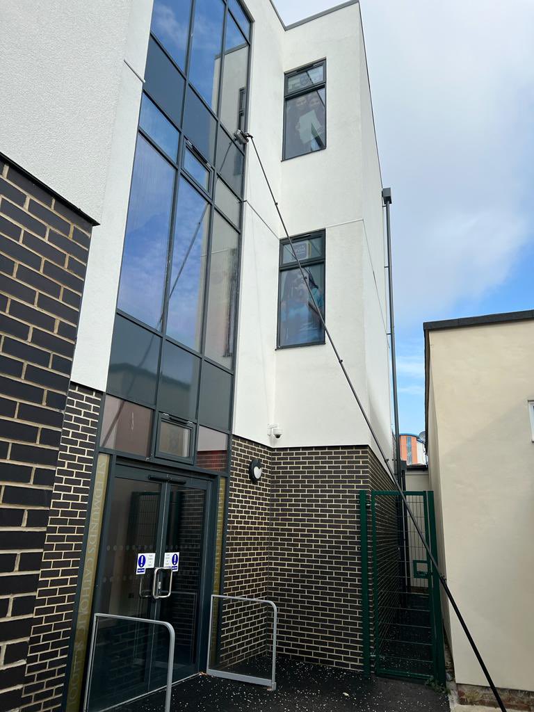 contract_direct's tweet photo. #windowcleaning @contract_direct https://t.co/LX9QPspEfw