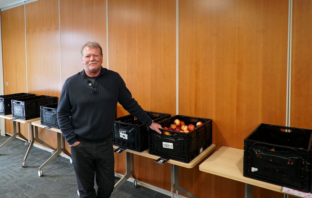 craignorriscbc's tweet photo. REPLAY #ICYMI: @FoodBankWatReg & @CambFoodBank play vital roles in supporting food insecure people in our community. At 6:20 @CBCKW891, we meet the people working behind the scenes who keep things working: volunteers. #CBCSOTS #cbcgives LISTEN LIVE: https://t.co/eMMgCDJlt6 https://t.co/xmzSRWL1Gz