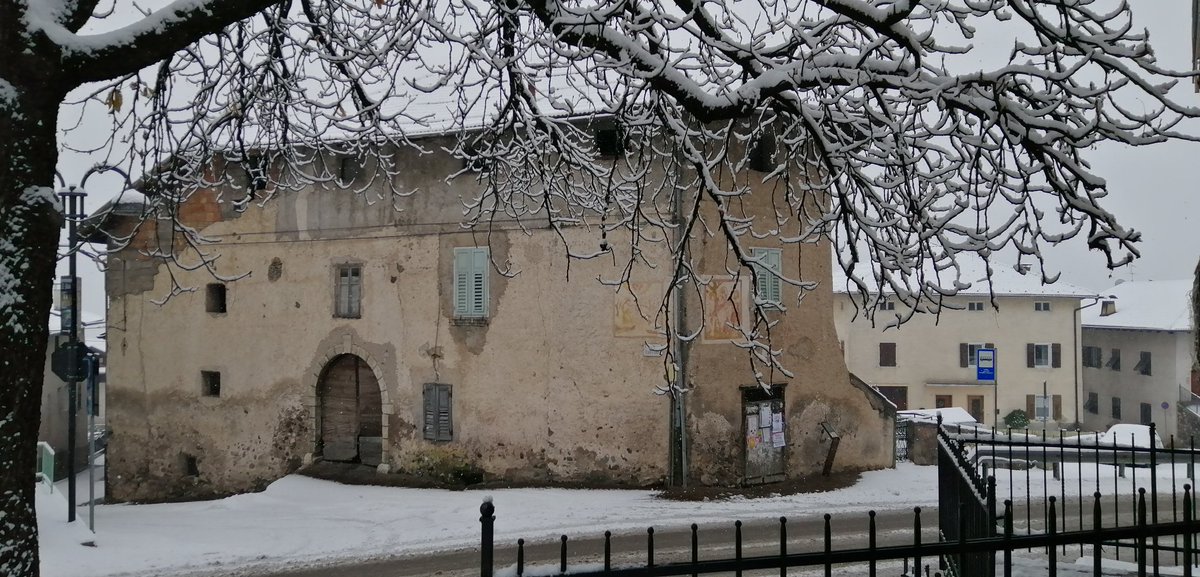 ENR0N's tweet photo. @Giulio_Firenze #valdinon #cloz e neve fu https://t.co/XxFr1s9GqL