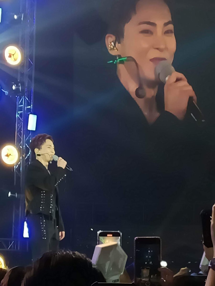 ostdph's tweet image. Let me hear those screams for #Xiumin
#BeYou2Manila 

Presented by @neuwave_events