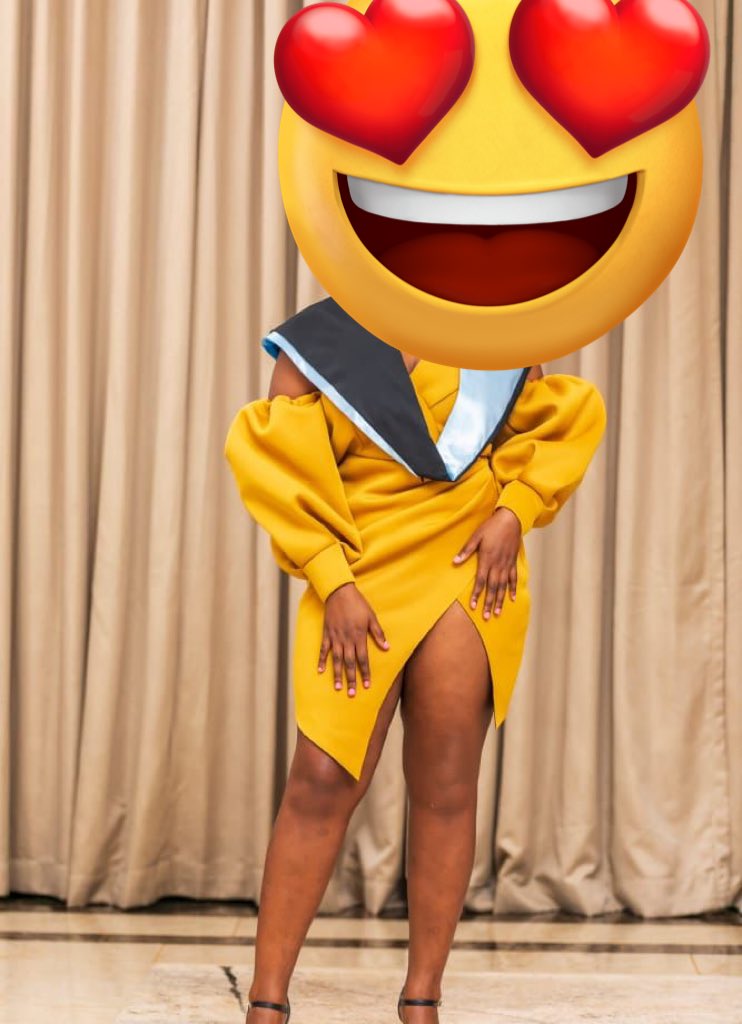 Bold_Trail's tweet photo. There is a Ki certain WhatsApp group am in and they keep bringing such photos of graduands complaining…showing us their  brown thigh..They should let them be.
If showing us your brown thigh makes you happy Wama show us.

#Reeba ekyana mwana😋😋💦💦 https://t.co/caloigFFkQ