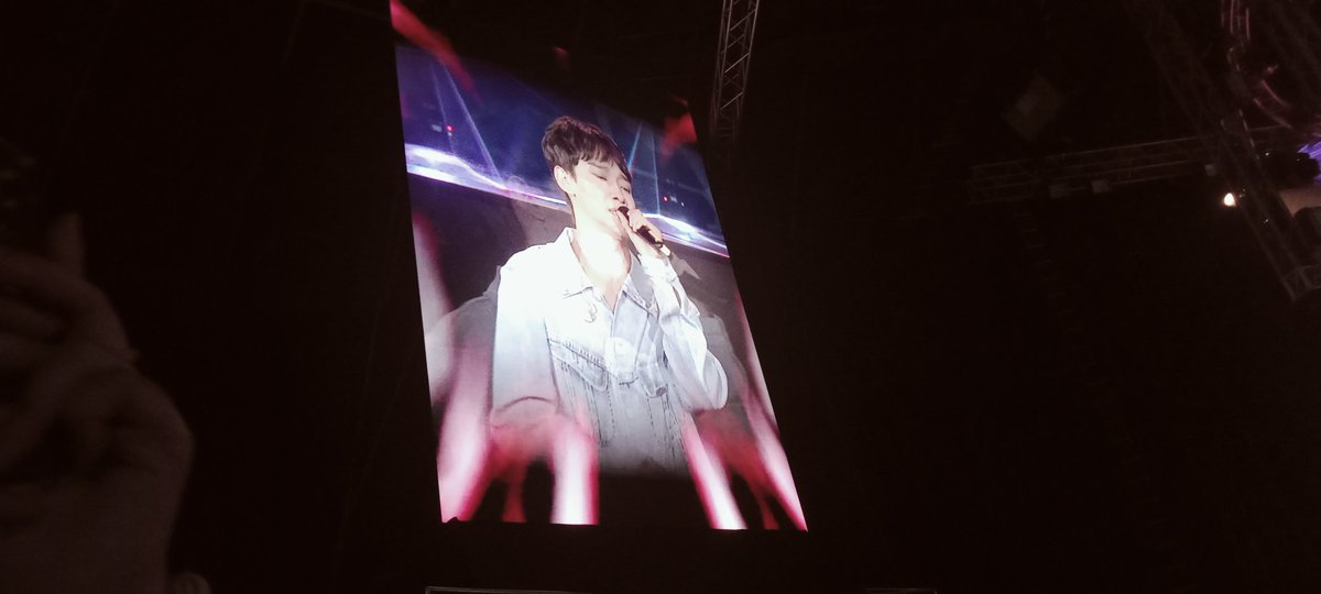 RoseeeyRoseeeyy's tweet photo. #Be2YOuChenEXO https://t.co/omx77GQx8F