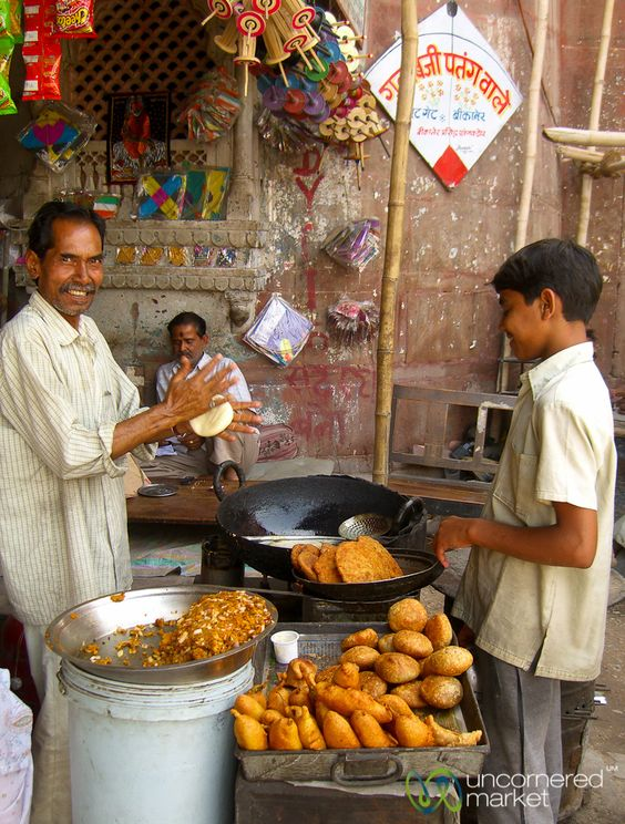 #StreetsOfIndia offer glimpses of daily life of habitations be it city of village or kasba. bustling with #Economic activities. for some they are livelihood support for few luxury? eatery stalls offer best #streetfood of India, also it symbolizes cohabitation coexistence #Bikaner
