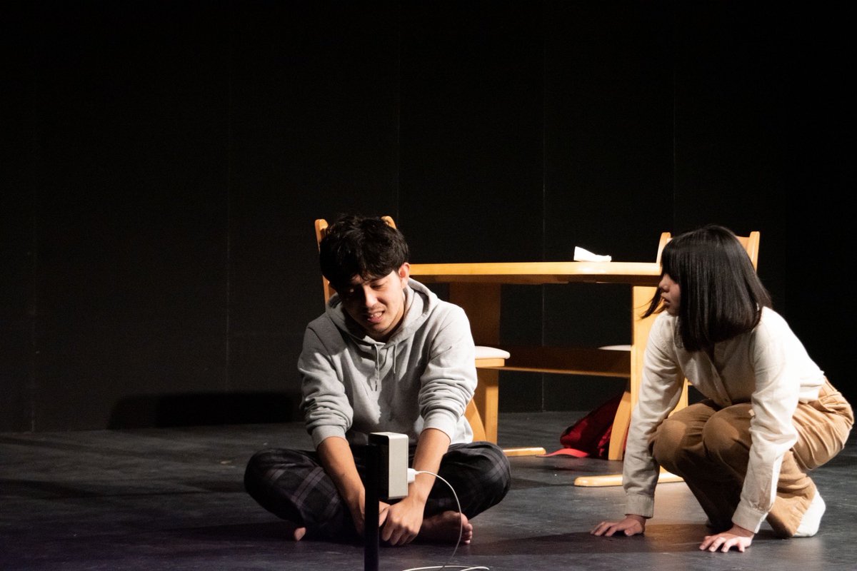 rokucolle's tweet photo. ●本日は休演日ᐝ

本日は昨日までの作品の舞台写真をご紹介します📷
撮影：あだな(@Wagamam_Adana )

◎劇団焚火『やってみよう』
◎劇団言魂『ハイハイ！』

※添付の写真の転載は御遠慮ください https://t.co/R2earx9IHy