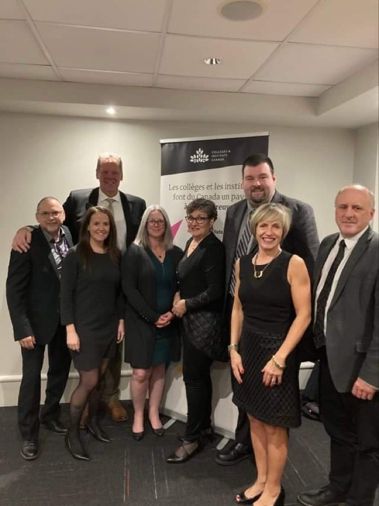 Une belle semaine qui se termine à l’Institut de leadership pour gestionnaires de <a href="/CollegeCan/">Colleges and Institutes Canada</a> avec mes collègues du <a href="/CCNBOfficiel/">CCNB</a>  <a href="/PierreZundel/">Pierre Zundel 🇺🇦</a> <a href="/MichelDoucet12/">Michel Doucet</a> Merci pour l’opportunité!