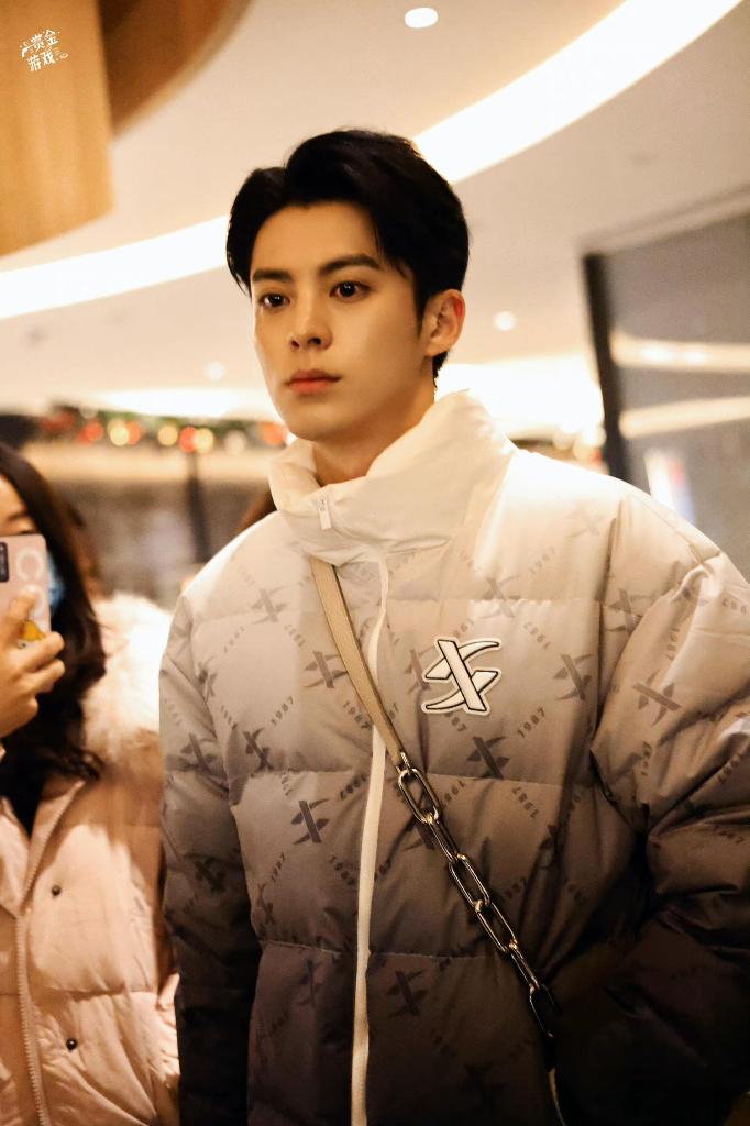 wang_oficial's tweet photo. [𝐈𝐦𝐚𝐠𝐞𝐧][09.12.2022]

#DylanWang terminando su día de trabajo.

🌸.— merece descansar ✨

𝐂𝐫. 𝐈𝐦𝐚𝐠𝐞𝐧 - Logo foto.
𝐂𝐫. 𝐈𝐧𝐟𝐨 - XuKai_Soso0305

𝐀𝐭𝐭𝐞: 𝐃𝐲𝐥𝐚𝐧 𝐖𝐚𝐧𝐠 𝐂𝐡𝐢𝐥𝐞 🇨🇱

[ #Didi #WangHeDi #DylanWang #Chile #China ] https://t.co/BAWMtkOhKd