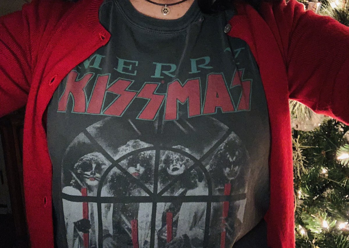 It’s a December to Remember and I’m ready in my favorite holiday shirt! Merry KissMas!