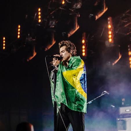 choquei's tweet photo. 🚨BRASIL: Instrumentos e equipamentos do cantor Harry Styles são roubados no Paraná. https://t.co/GdriKdtdsP