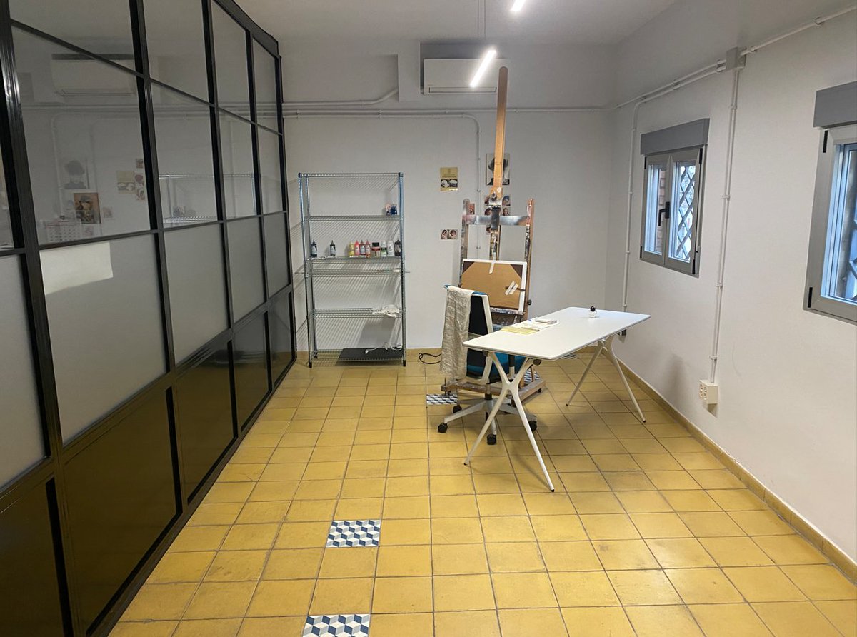 🎩¡Buenos días!

¿Eres artista y buscas un espacio de trabajo en la zona de Tetuán? Hemos habilitado un espacio compartido para que artistas puedan trabajar en Madhat. Contamos con una pintora y espacio para 3 más.

Más información👇👇👇
domestika.org/es/forums/944-…
#arte #coworking