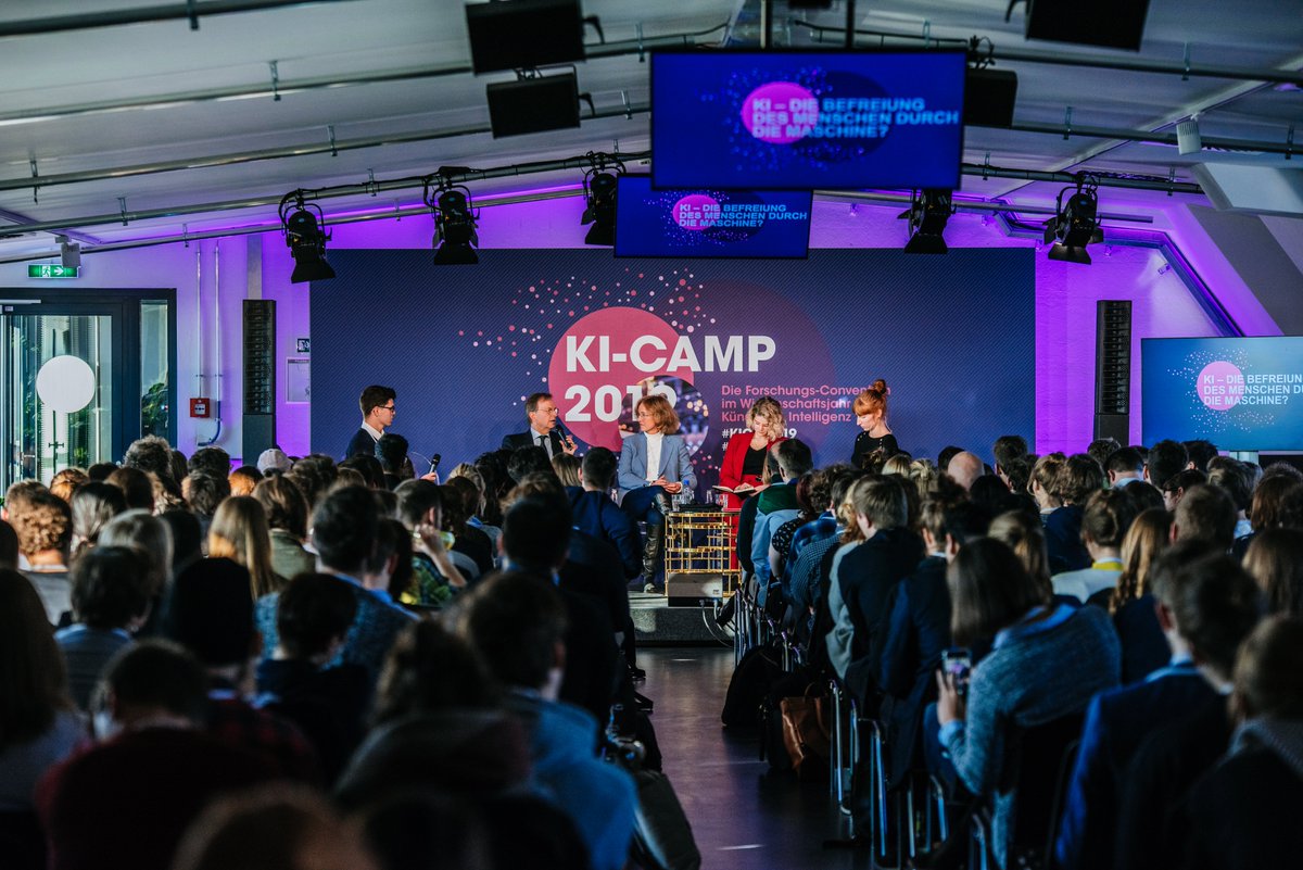 Because there is more to discuss than technical topics. In #AI Peer Mentoring at #KICamp23, small interdisciplinary groups regularly exchange about challenges in academic, artistic, or other work environments. More info about our peer formats here: gi.de/to/de-59675