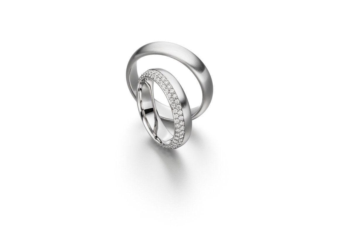 Ein Traum in Platin - Einzigartig wie Eure Liebe! ❤️

irismenzetrauringe.de

#irismenzetrauringe #platin #ringe #trauringe #eheringe #love #rings #platinringe #weddinginspiration