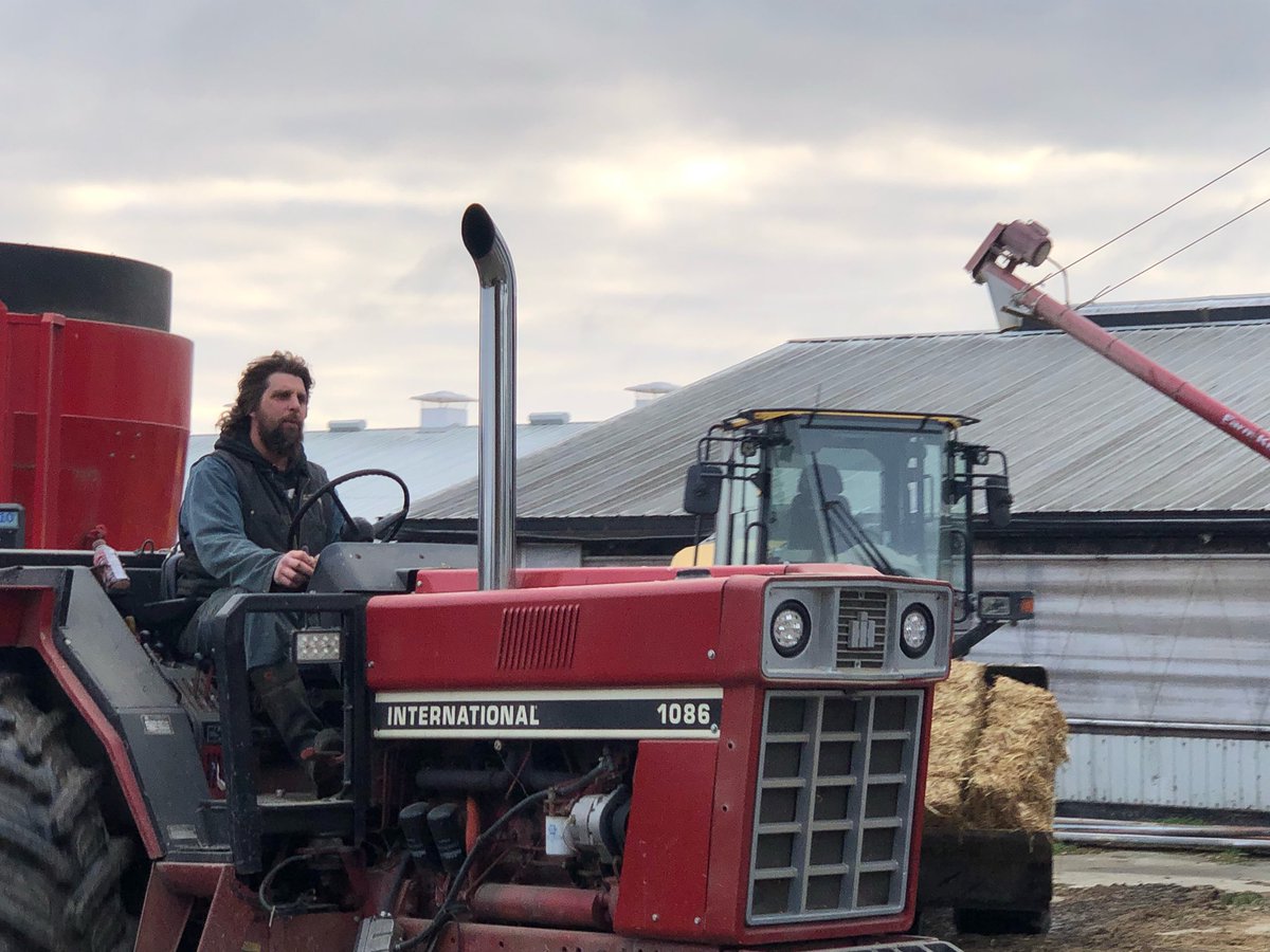 Happy 40th birthday Arjo! 
To help celebrate Arjo’s birthday, we have a deal for you. Come to our farm store Fri or Sat this week and purchase $50 or more of Mountainoak beef and we will give you a package of hamburger for free!

#40thbirthday
#awesomefarmer
#storespecial