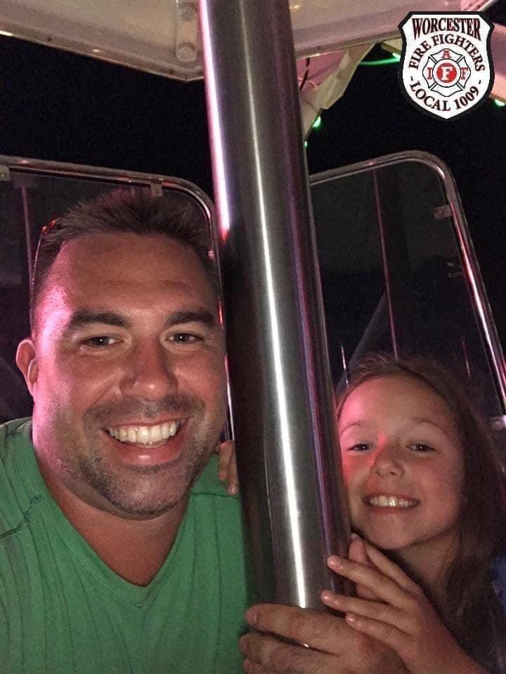 WorcesterFD1009's tweet image. Please remember our fallen brother Chris Roy, who made the ultimate sacrifice 4 years ago at a building fire on Lowell St. Continue to rest in peace Chris.

#WorcFFsL1009
#neverforget