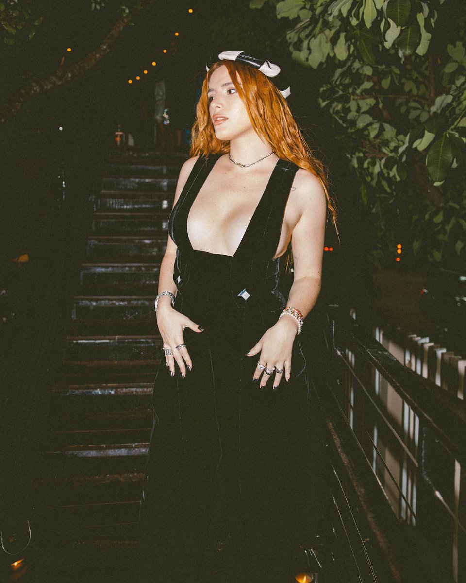 bellaffupdates's tweet photo. bellathorne: “Thank u vogue laquan_smith for such a beautiful evening and LaQuan… your designs and cuts, the fabrics!! Don’t even get me started !!!!! And the pants iangmalone was wearing is my new fave color 🍑🧡”

✨✨✨❤️‍🔥

Bella Thorne Instagram Update | https://t.co/o430PLmkd2