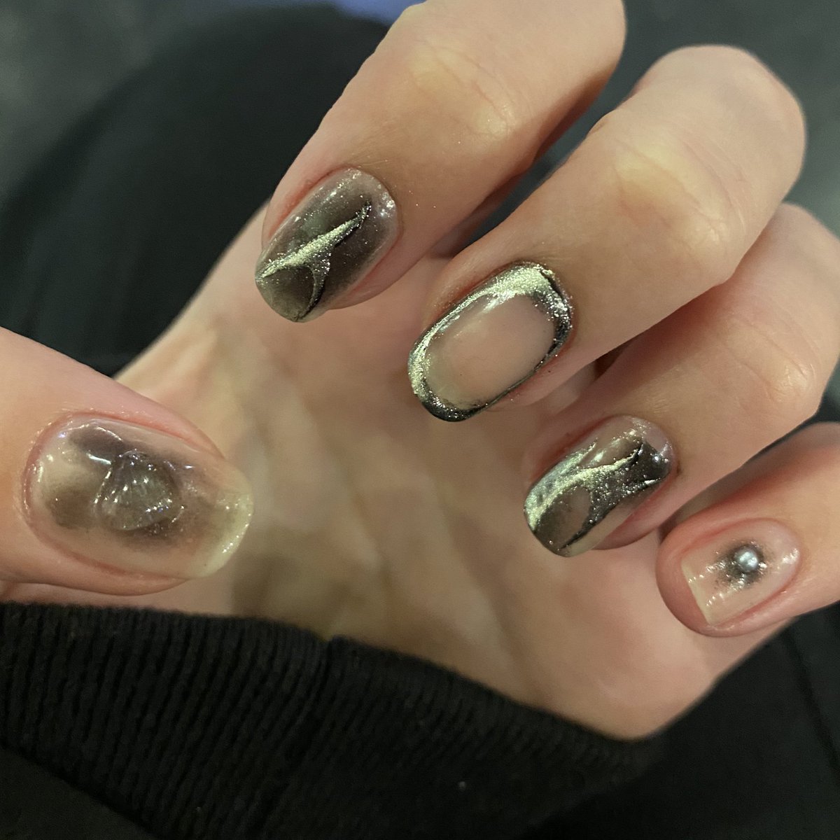 hyeoggeut's tweet image. lately