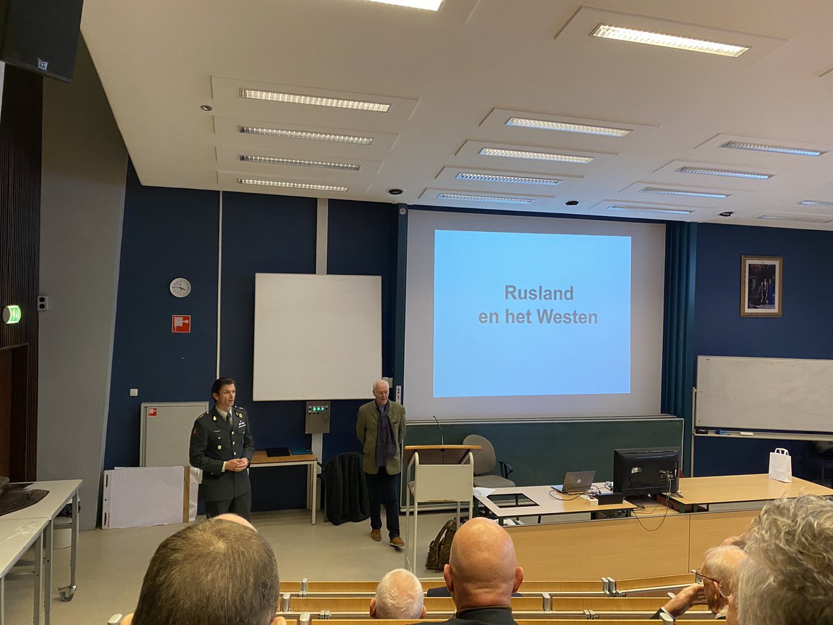 Voorzitter_KVMO's tweet photo. Na het bezoek van @VoorzitterNOV aan het #KVMO symposium in november, nu aan mij om een “tegenbezoek” te brengen het #NOV symposium. Met een nog steeds zeer actueel onderwerp: Rusland en het Westen https://t.co/HQ8VGH10G6