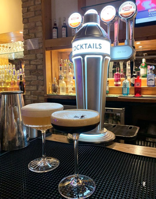 Espresso Martini and Pornstar Martini. 
Which would you choose?
Yep it’s Friday…!

#ExCelLondon #cocktails #pub #bar #pubseastlondon #docklandspubs #drinks #london #restaurants #publife #hospitality