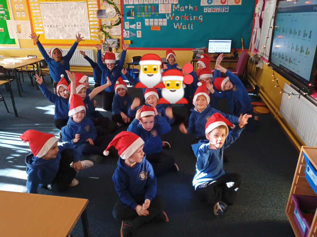 stmandmyear1's tweet photo. Year 1 all ready and completing Santa Dash in PE for #Fitmas @SolihullNorth @SSolihullSSP #12daysofFitmas #healthyElfie 🎅🏃‍♂️🎅🏃‍♂️🎅 https://t.co/5L8U5pxjA5