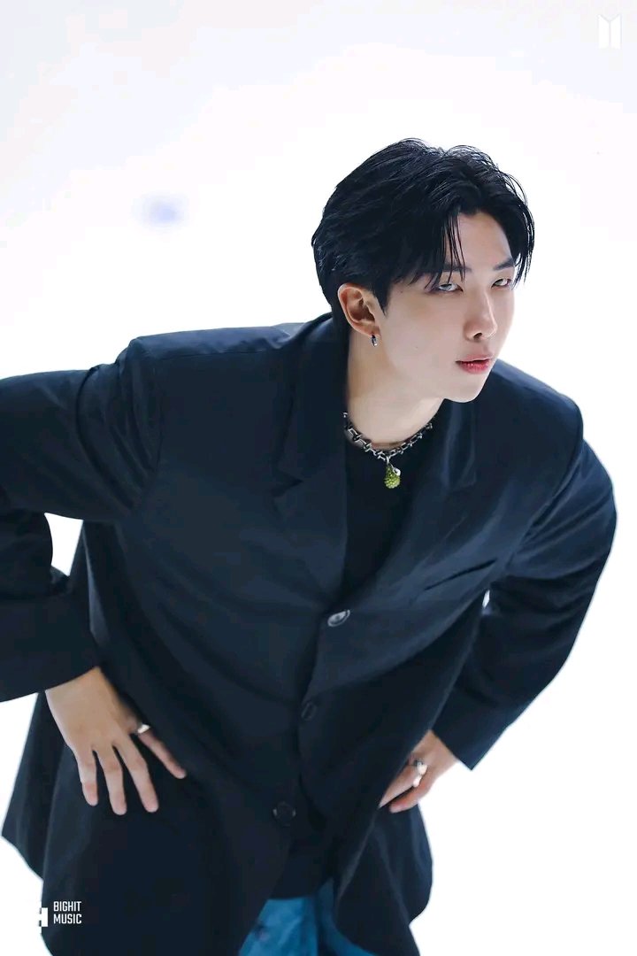 Ngày nào cũng hú hét vì mấy anh nhưng mà... NAMJOON ahhhhhhhh 🤤😭😮😱🥰😘😙 

#RM #Indigo #StillLife