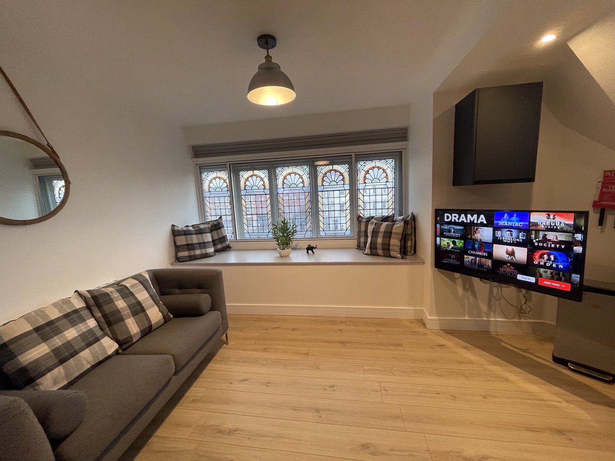 AshbrookLets's tweet photo. Last minute and Christmas availability in our 2 bed 2 bathroom gorgeous apartments in the Oxfordshire Market town of Wantage 😊
Contact@ashbrooklets.co.uk #businesstravel #christmas #leisuretravel https://t.co/AmL0fX3ium